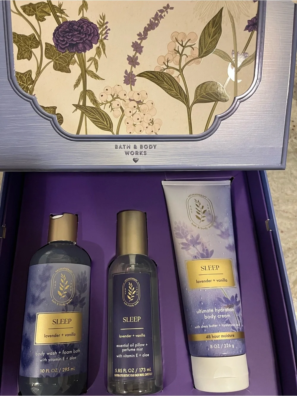 Bath & Body Works Blue & Cream Floral Gift set with “Sleep” body care